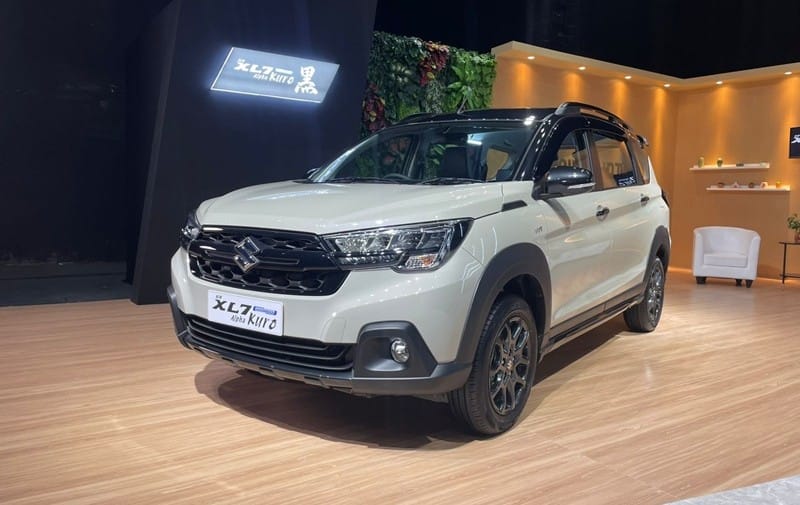 Ini Dia Alasan Suzuki New XL7 Hybrid Alpha Kuro Wajib Jadi Pilihan