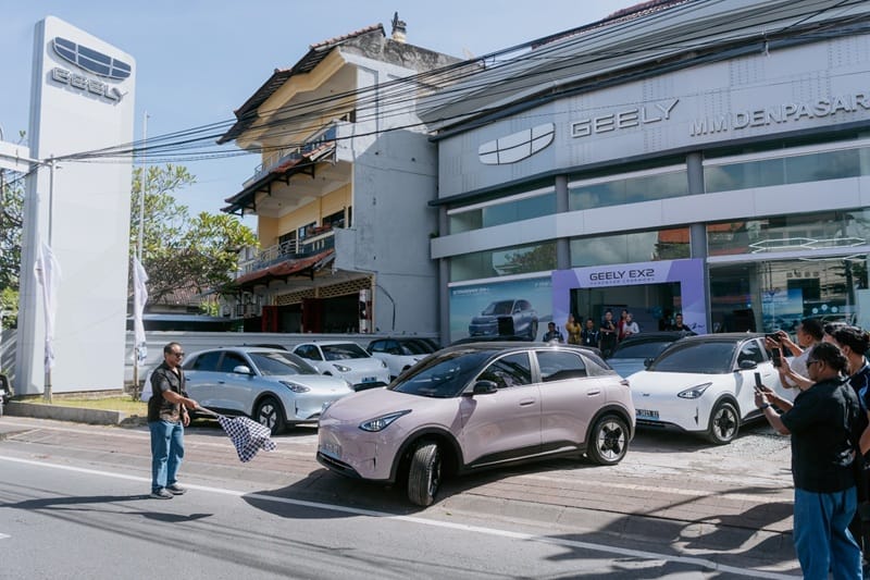 Handover Geely EX2 Berlangsung di 9 Kota di Tanah Air